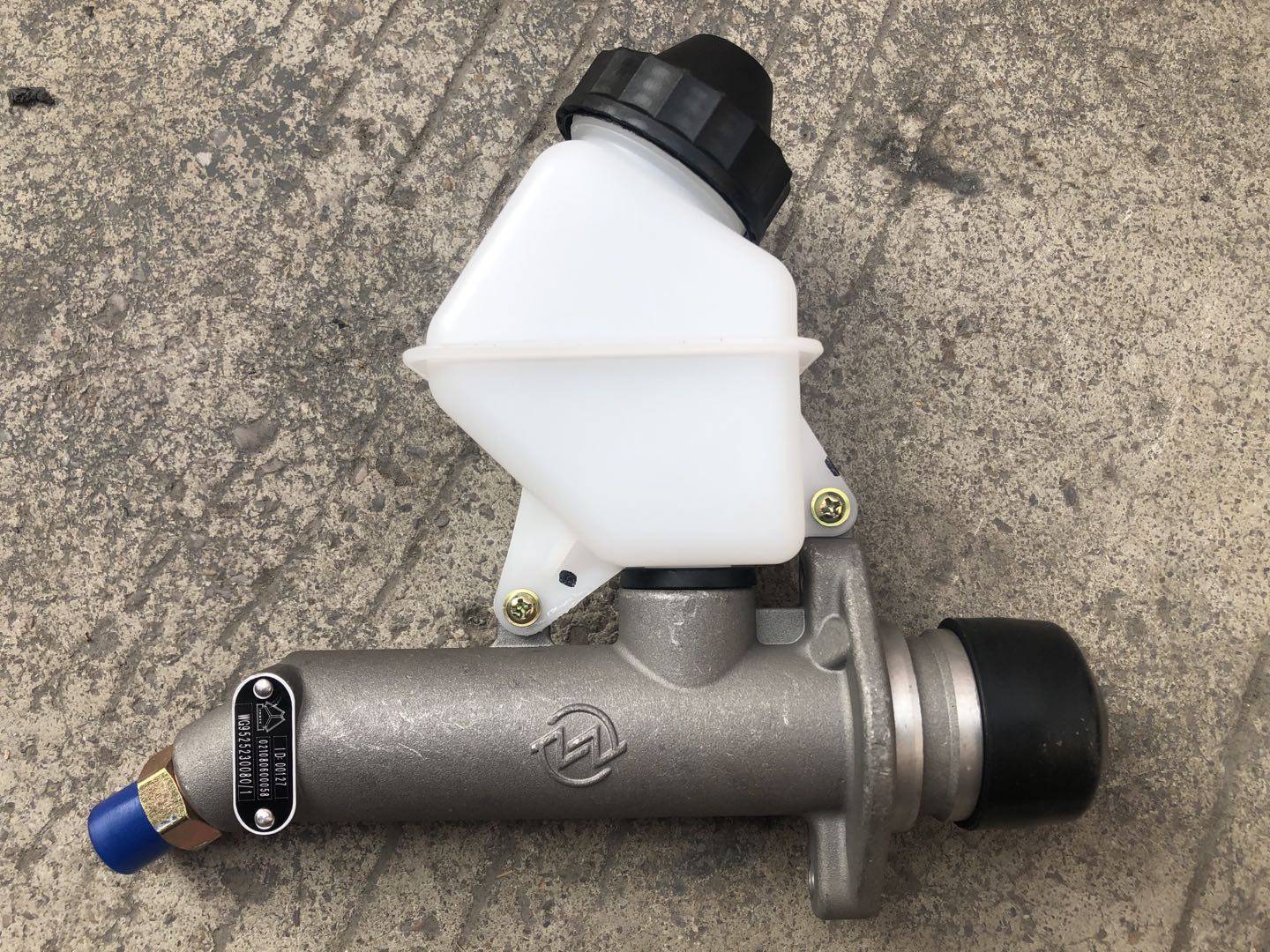 适配中国重汽豪瀚离合器总泵助力油壶油杯原厂wg9525230080其他