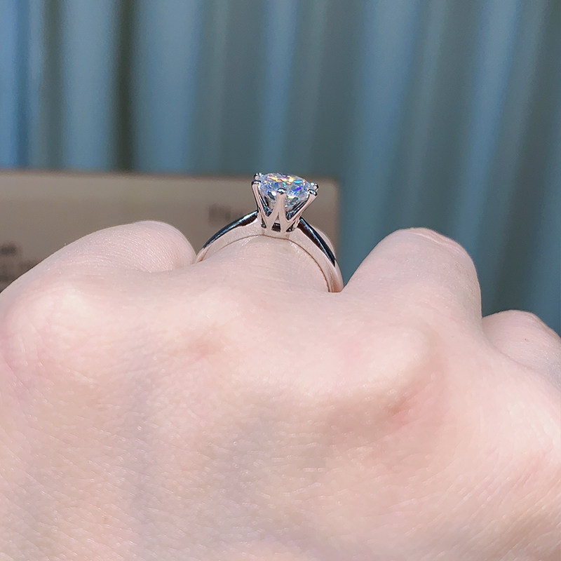 美国心形戒指石戒指莫桑金一克拉进口白金一18k戒指