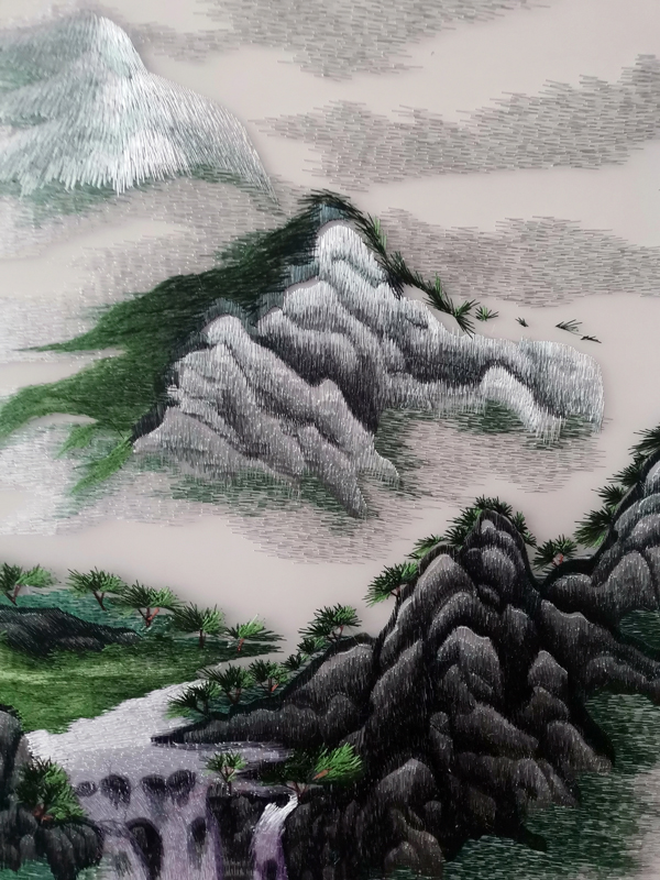 苏绣装框竖款成品玄关装饰画山水刺绣山高水长真丝苏绣