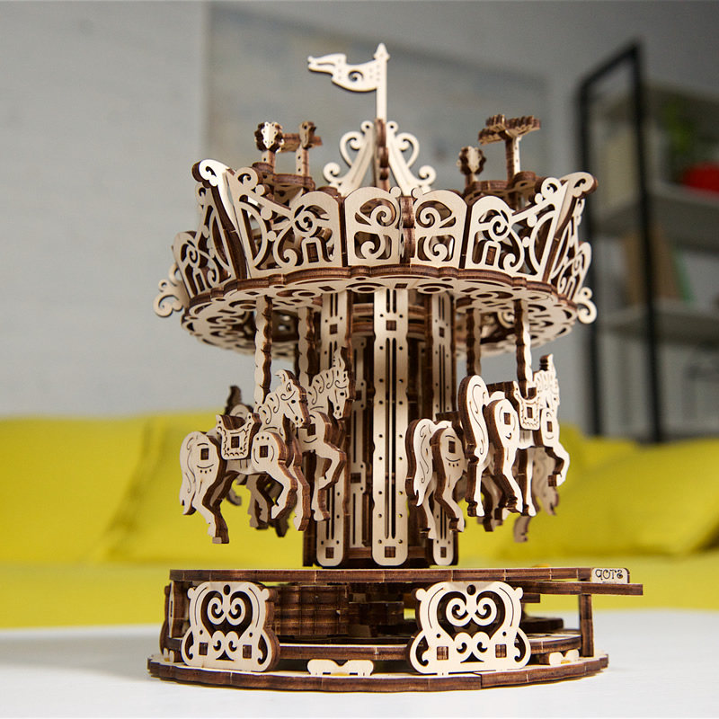 乌克兰ugears木质机械传动模型3d拼插手工拼装旋转木马情人节礼物