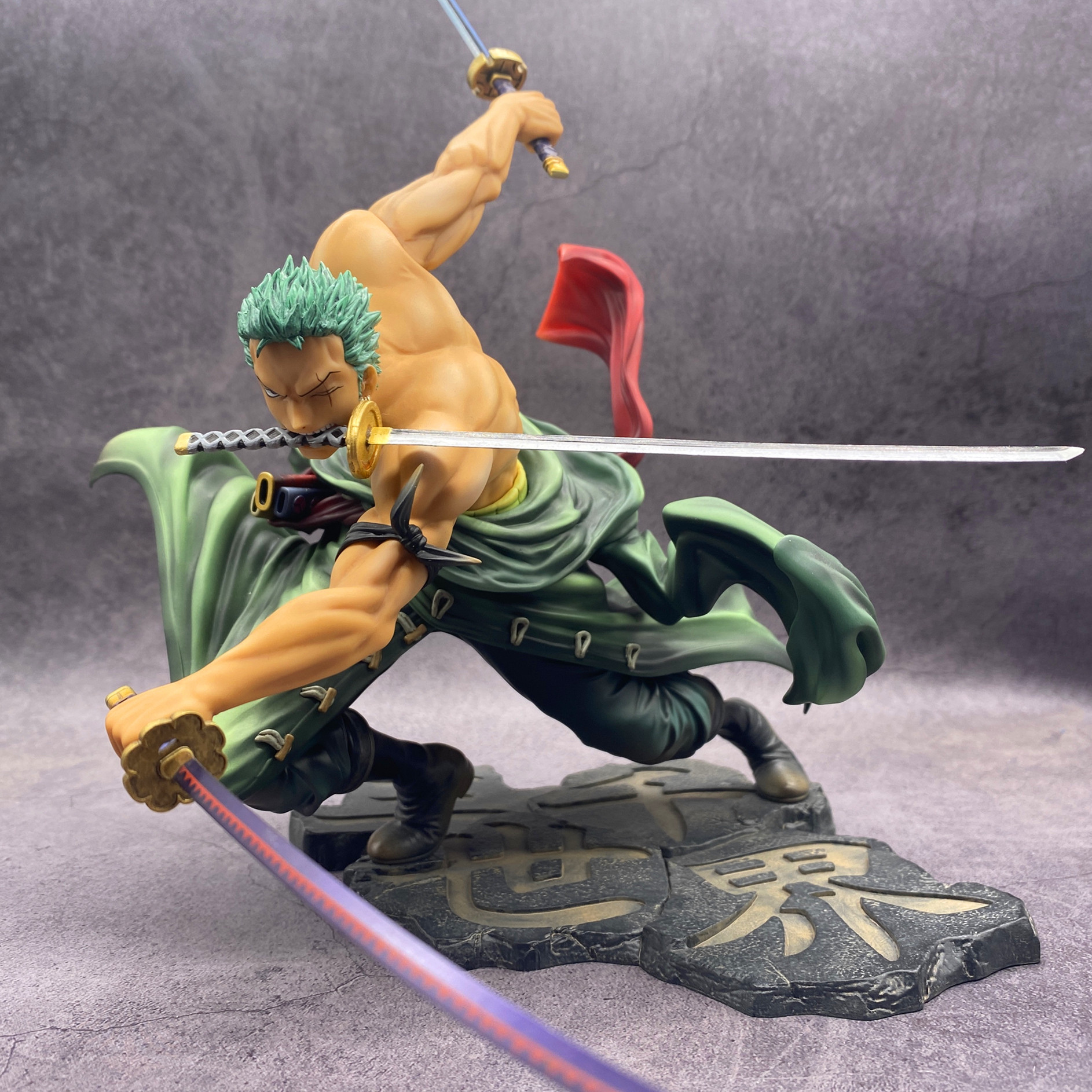 海贼王手办索隆三千世界模型摆件路飞鹰眼三刀流生日礼物日版周边