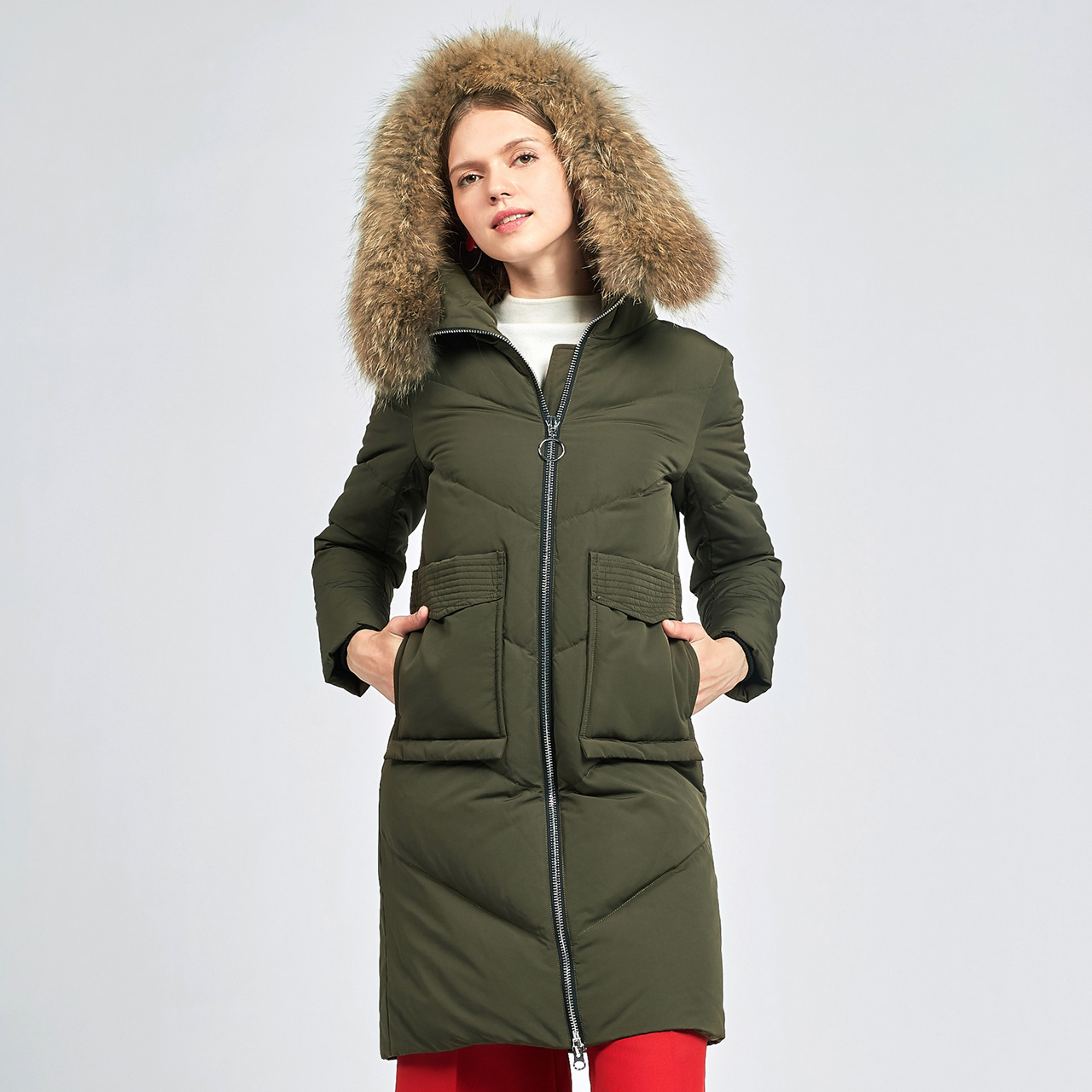 雪中飞2019秋冬新款羽绒服女中长款连帽修身大毛领加厚保暖外套
