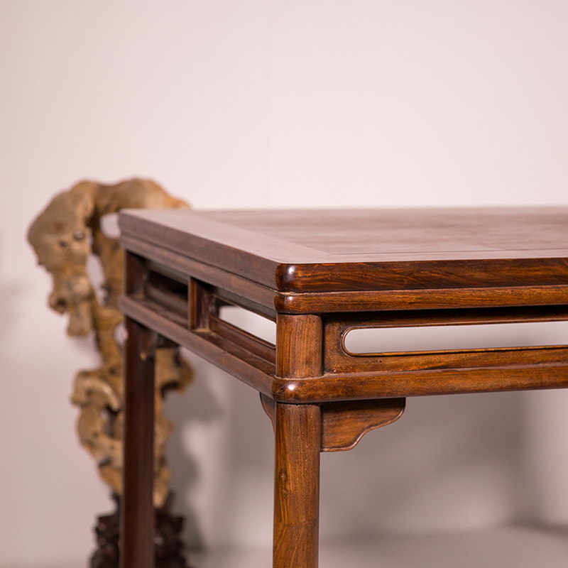 红木结缘清代圆包圆门洞大画明清古典家具老红办公桌摆件