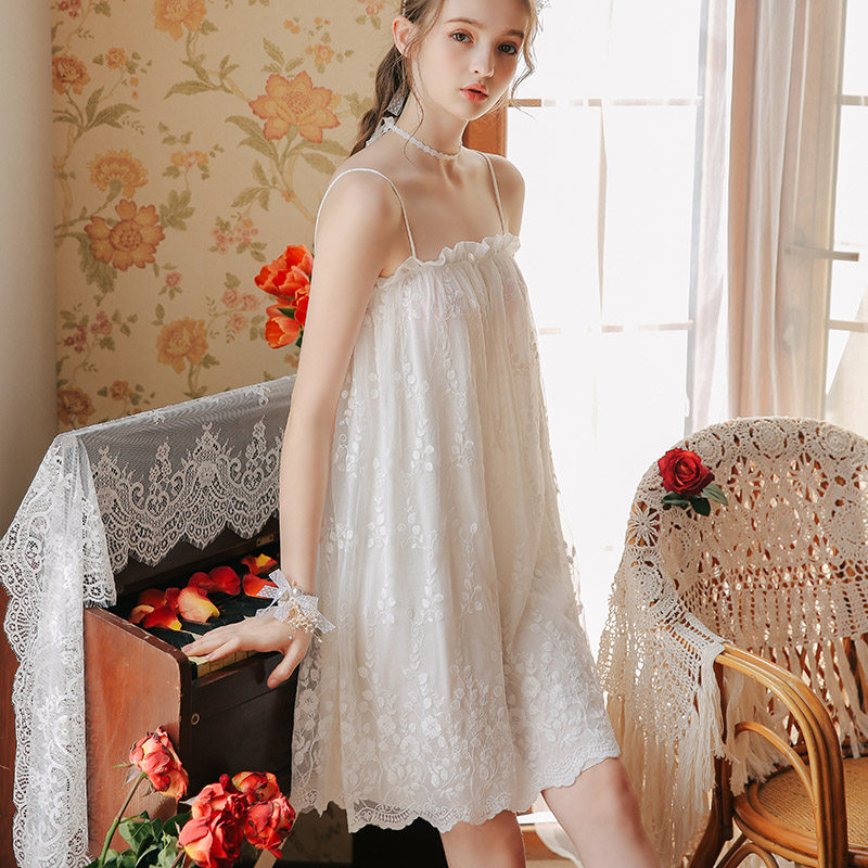 白色吊带睡裙夏季薄款蕾丝性感一字领小清新少女甜美可爱公主睡衣