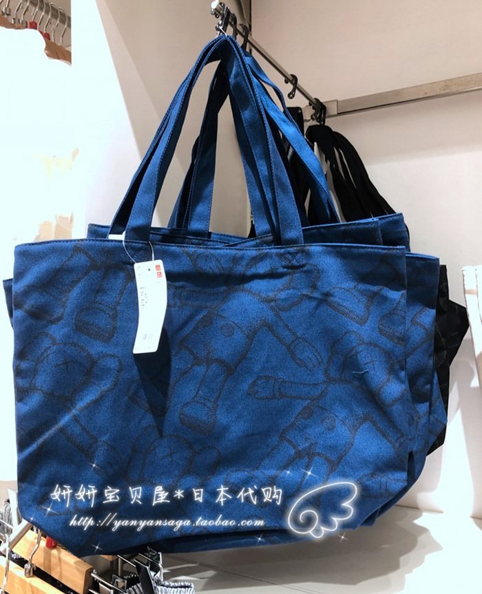 现货日本优衣库kaws联名限量帆布包潮品男女托特女士包袋