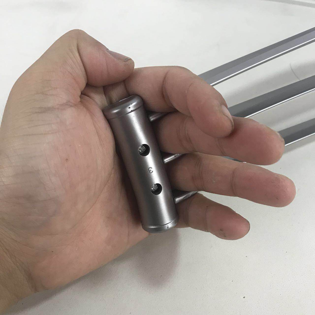 狼爪金刚金刚狼爪子武器骨爪塑料儿童可伸缩手办cosplay配件