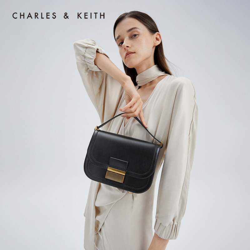 charleskeith女包ck280781400女士金属扣饰翻盖单肩豆腐小方包