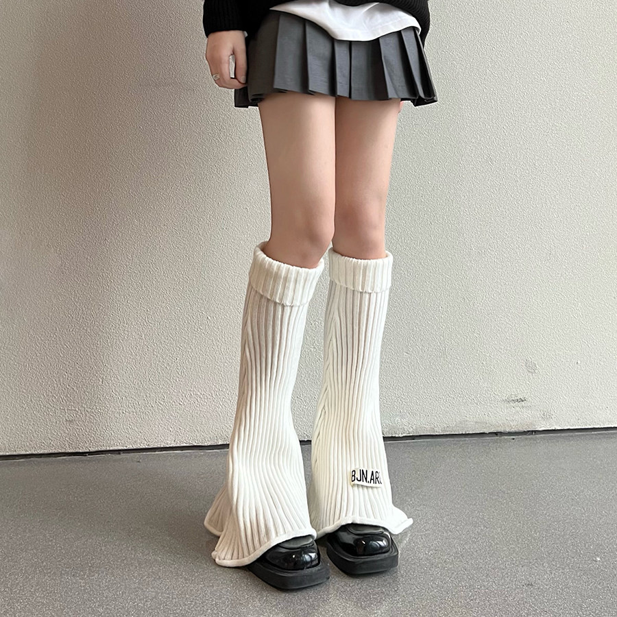 喇叭形阔腿套女搭配造型疯狂加分出彩堆堆袜过膝针织长款护腿袜套