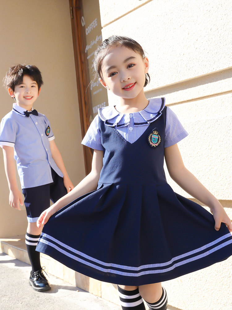幼儿园表演儿童六一红色白红色夏季园夏装小学生拍照校服