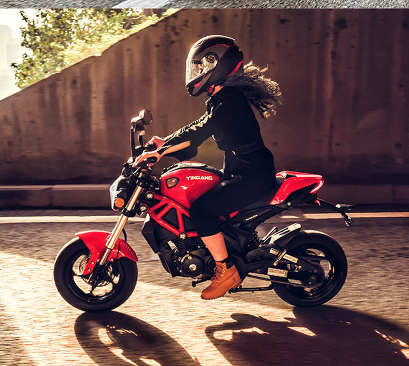 新款银钢小怪兽150cc电喷迷你跑车时尚街车杜卡迪摩托车整车