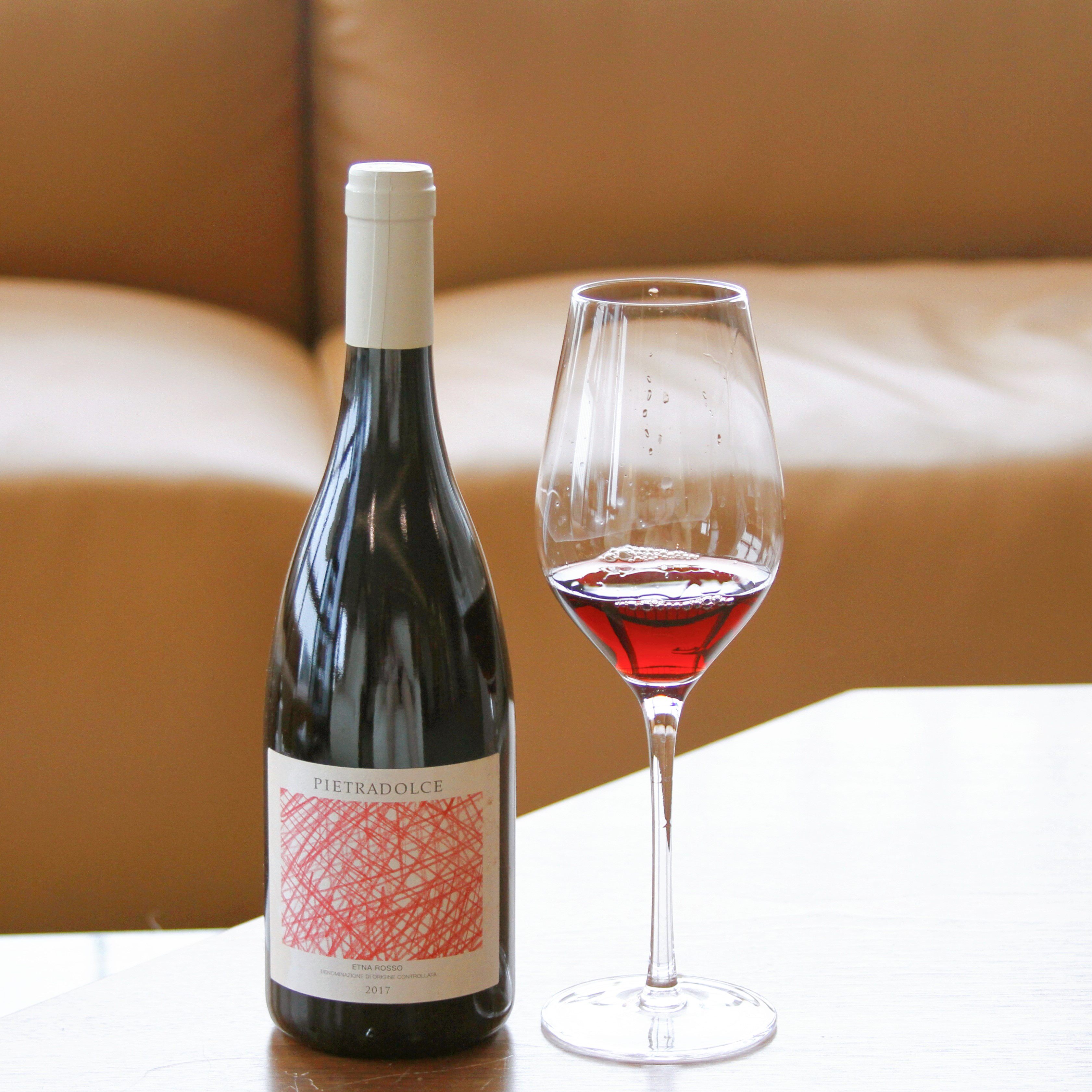 etna产区大牛老藤精品意大利西西里岛皮埃杜嘉火山干红静态葡萄酒