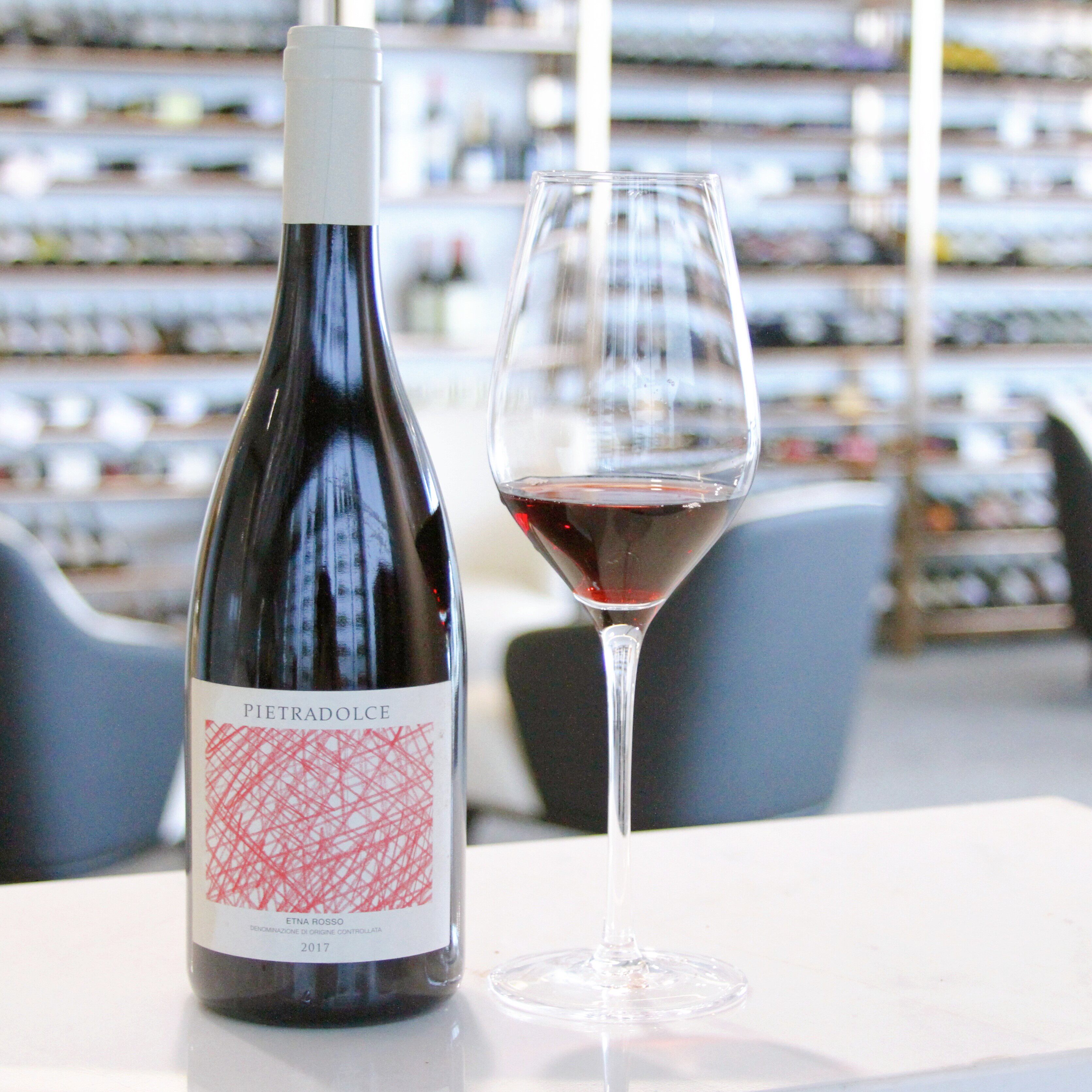 etna产区大牛老藤精品意大利西西里岛皮埃杜嘉火山干红静态葡萄酒