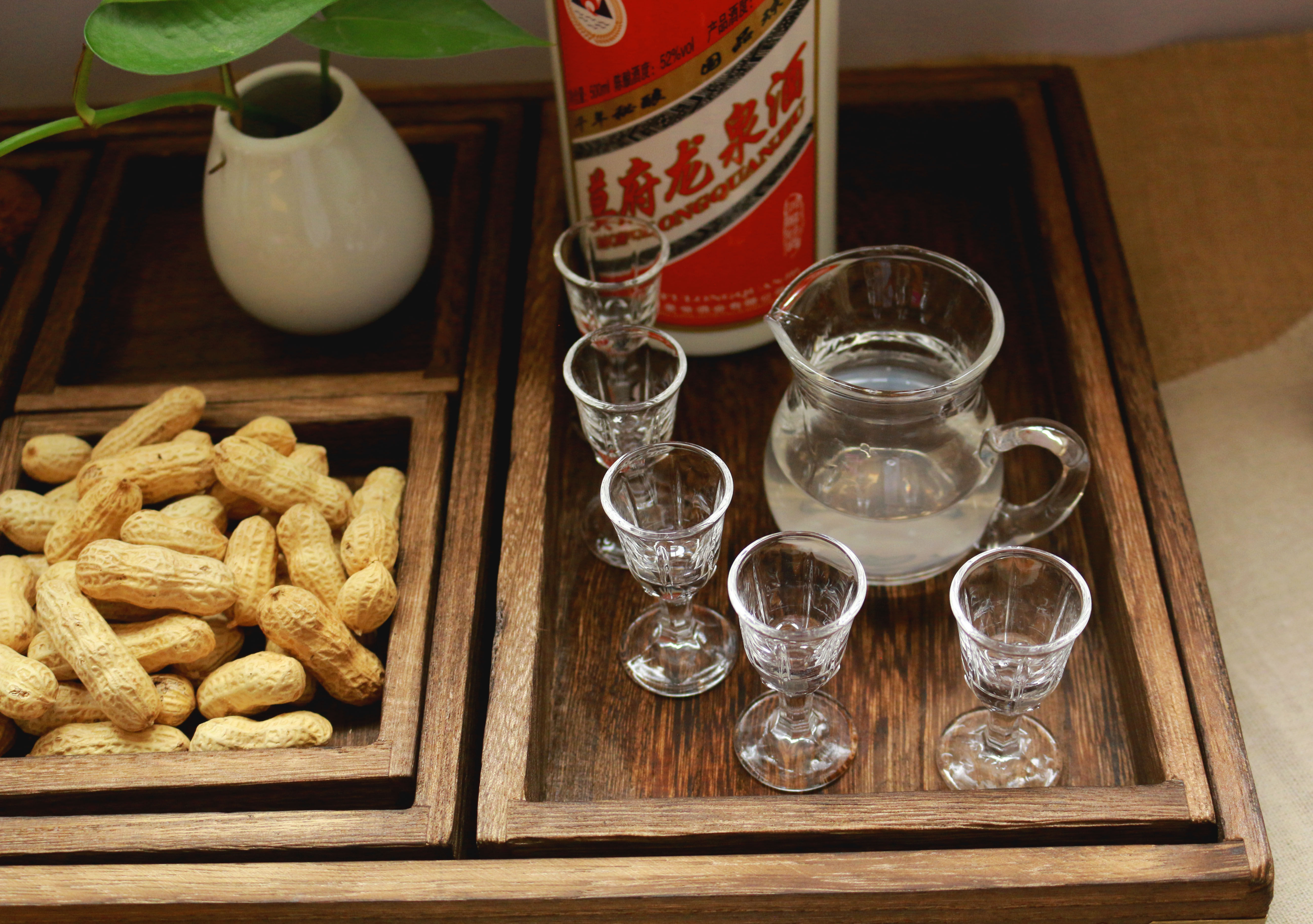 莫府整箱送礼应酬酒纯龙泉52度酒厂老爷白酒国产白酒