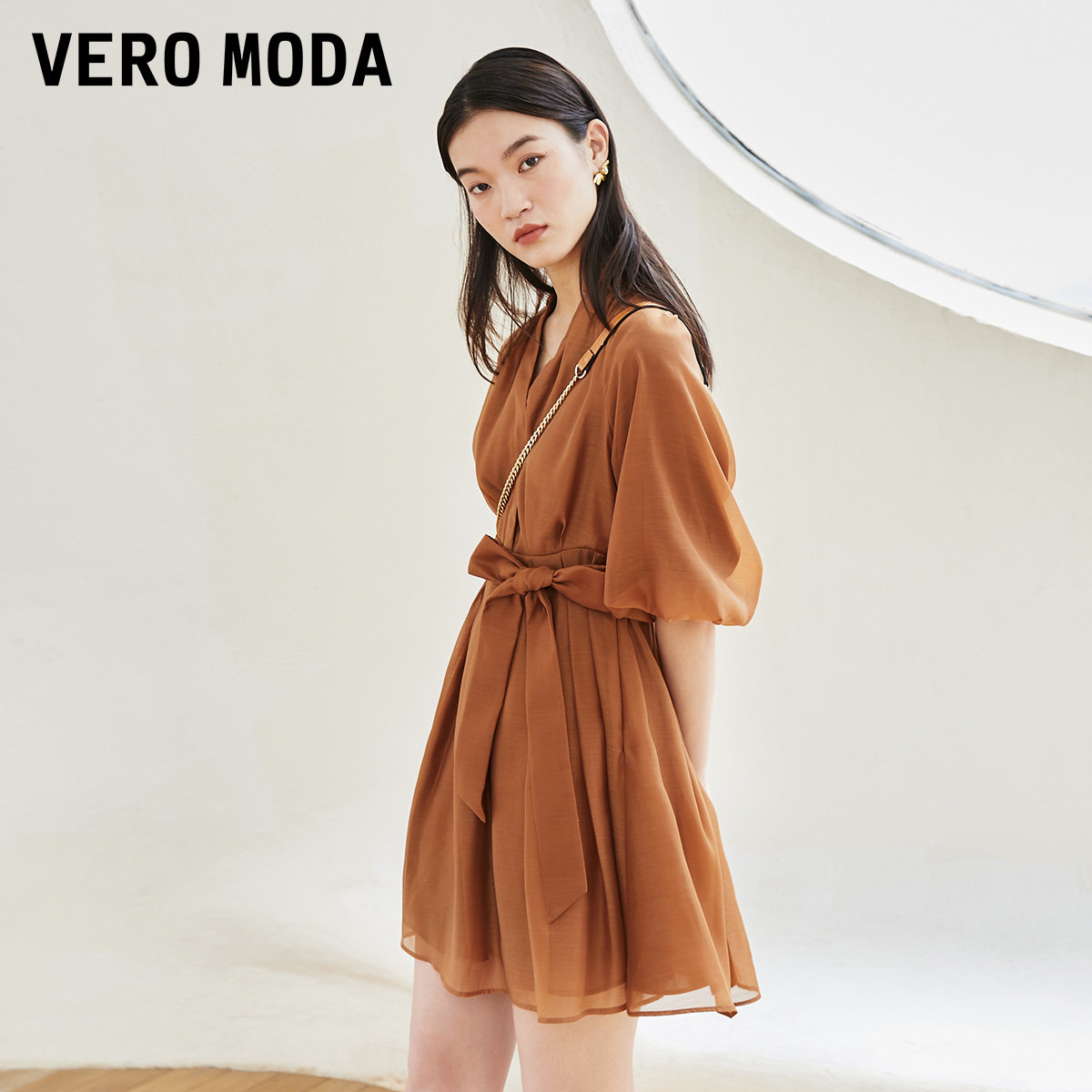 veromoda春夏复古灯笼腰带装饰气质连衣裙32126z051连衣裙