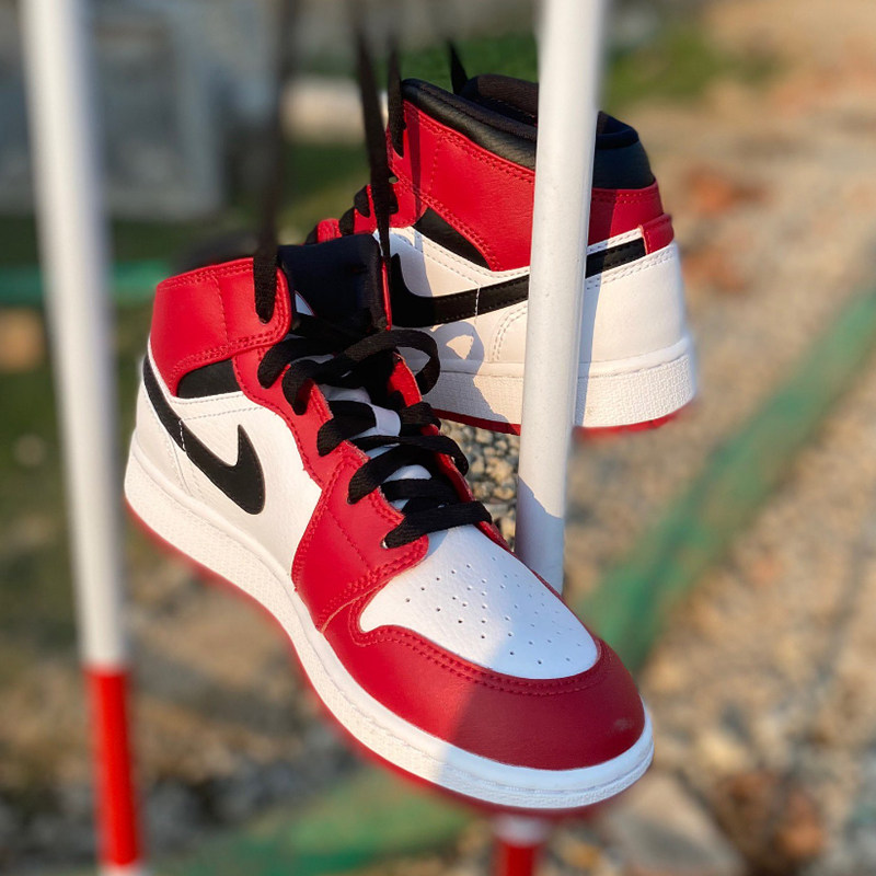 tomairjordanmidaj1白红小芝加哥篮球球鞋554724-173篮球鞋