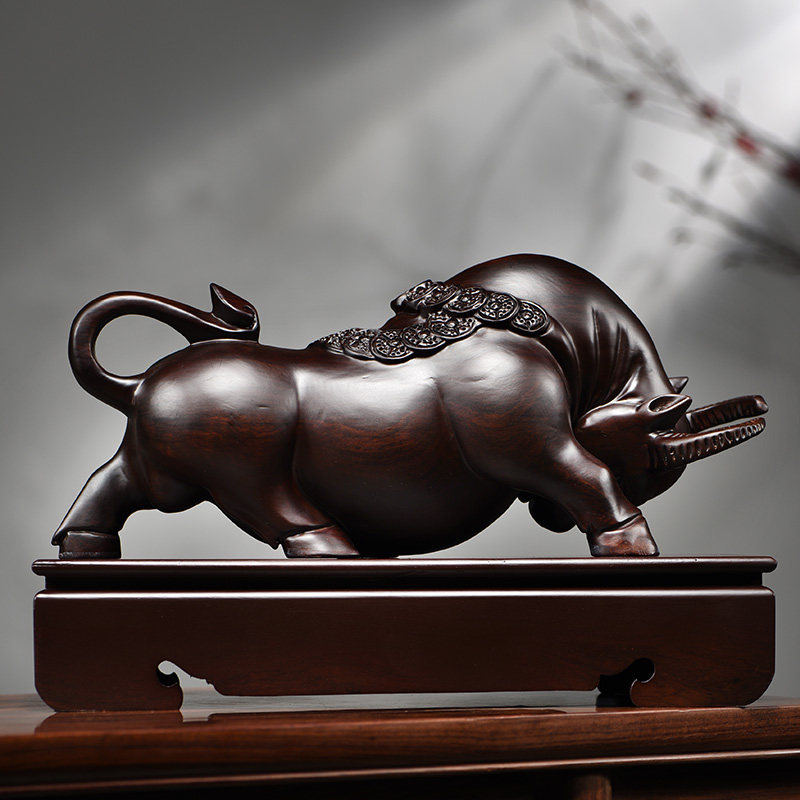 檀木木雕摆件牛气冲天实木雕刻红木家居工艺品摆件