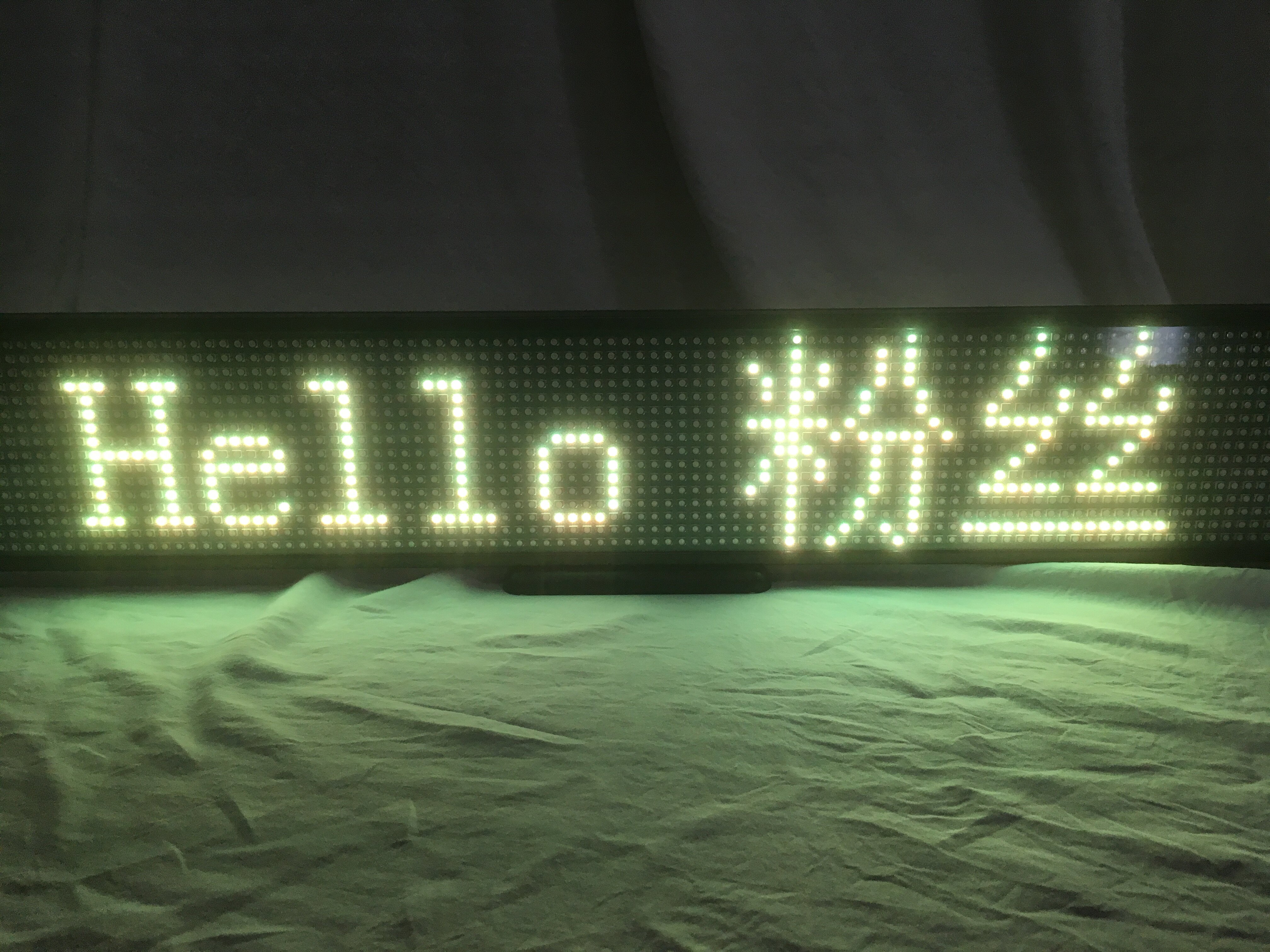 黄色字led走字屏幕 流动字幕led显示屏 小尺寸滚动电子显示屏字幕