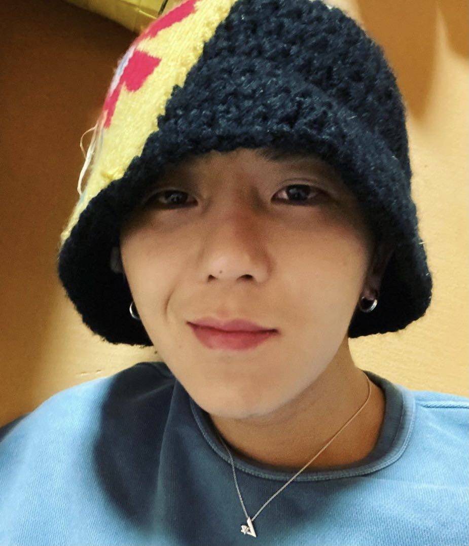 宋闵浩渔夫保暖拼色花朵布花朵昊同款贴设计师韩版帽子