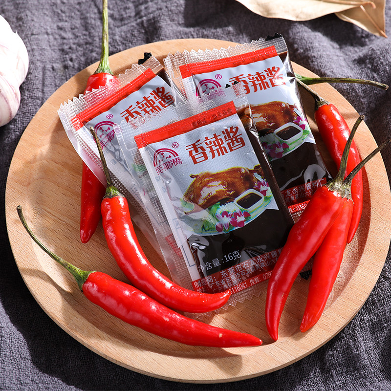 香辣工厂直销莞龙小包40克辣酱袋装烤鸭下饭酱类调料