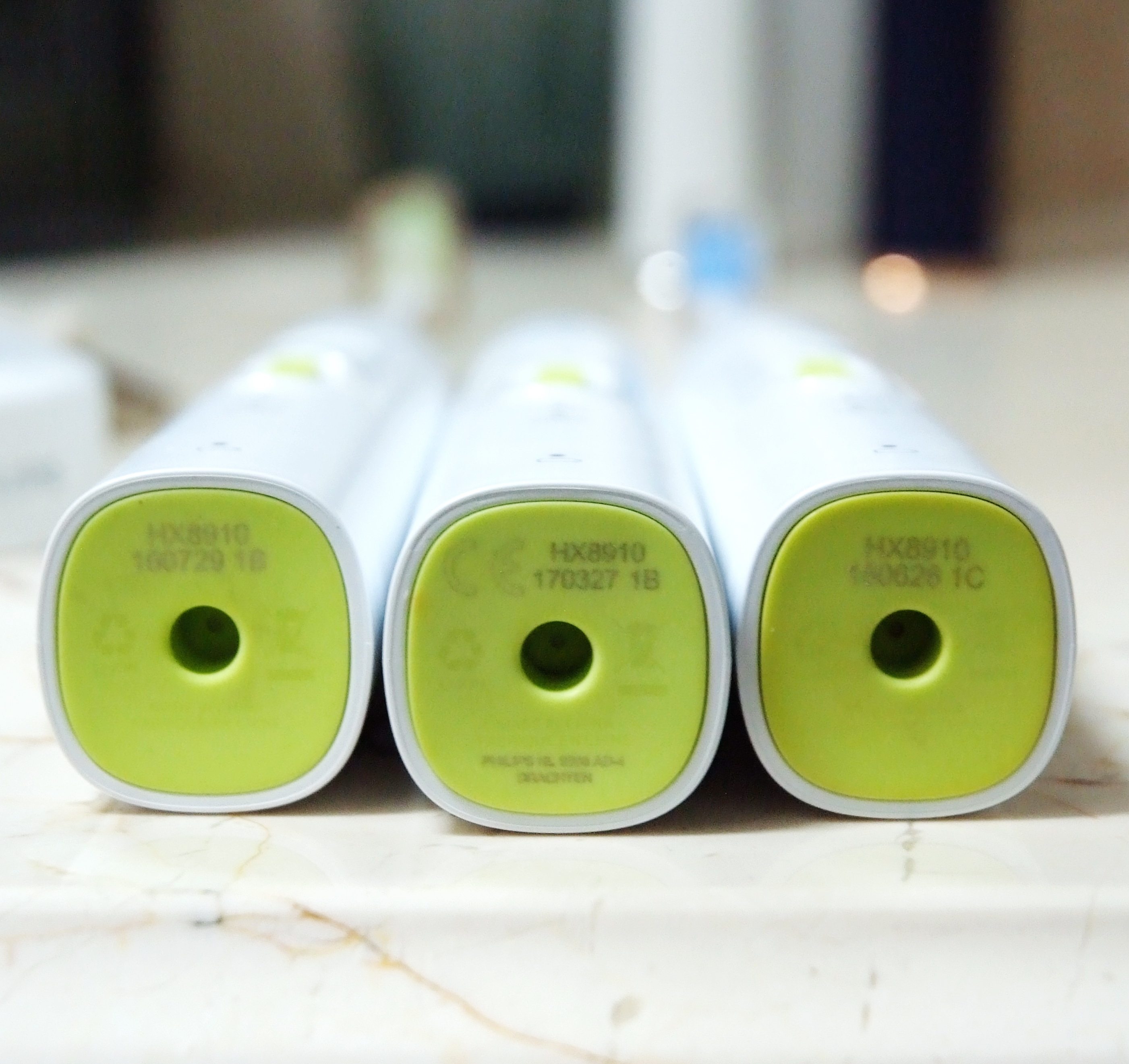 飞利浦电动牙刷hx8962hx8910声波震动牙刷净白送一电动牙刷