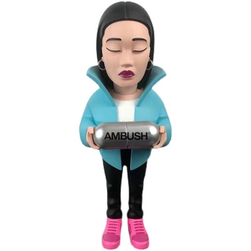 mandkaws新款潮牌主理人手抱胶囊创意酒柜装饰摆件潮流公仔手办