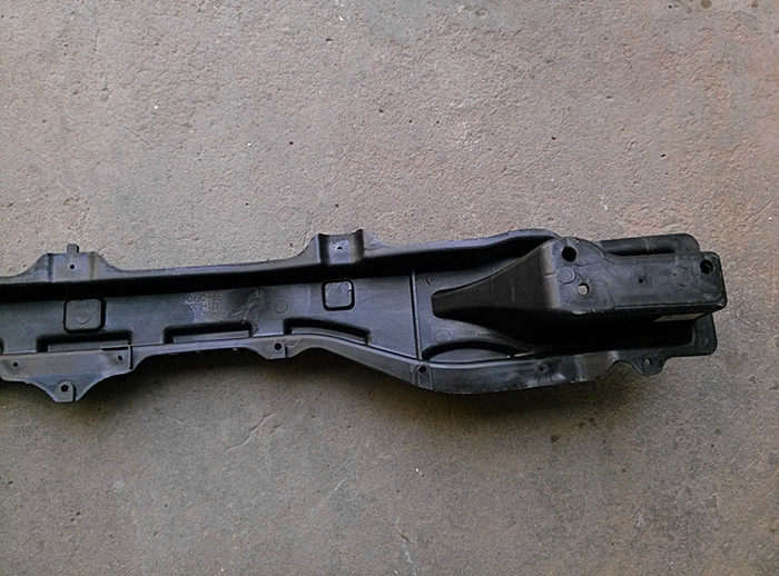 保险杠起亚k3s内铁支架骨架内衬厂家4s专供保险杠