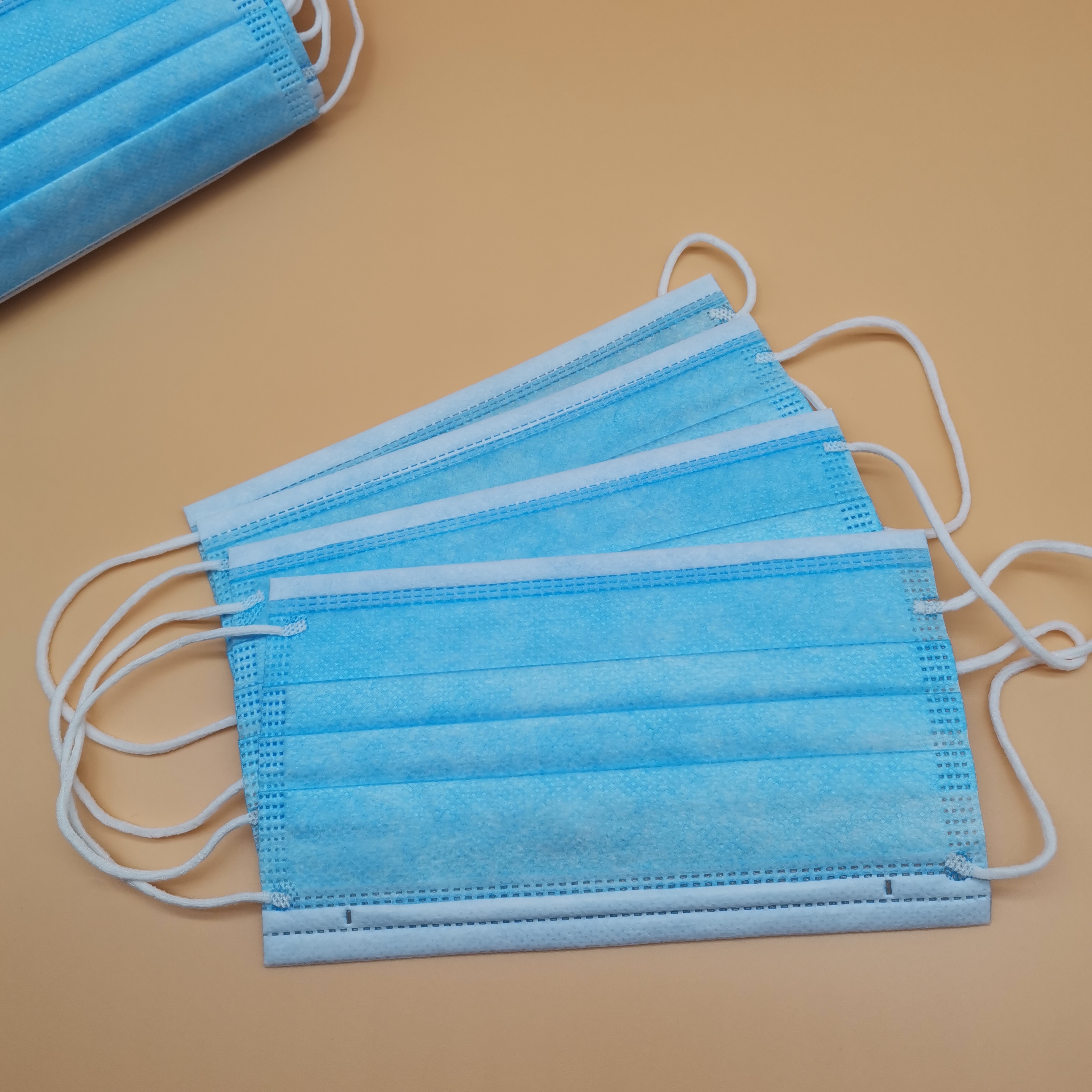 现货学生日常防护一次性口罩三层含熔喷布透气口罩