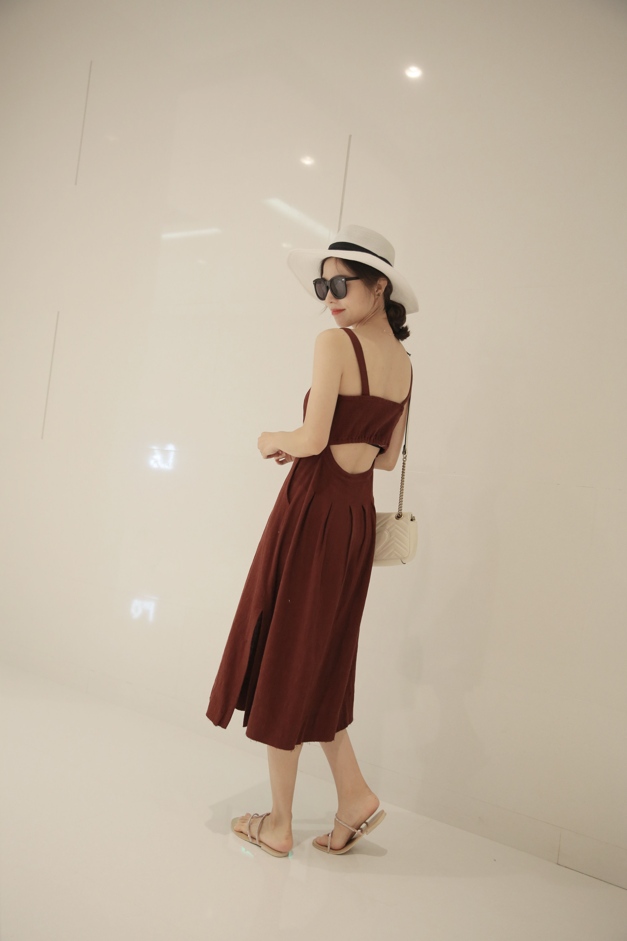 小小气质吊带开叉背侧露背心机显瘦蓝色藏蓝连衣裙