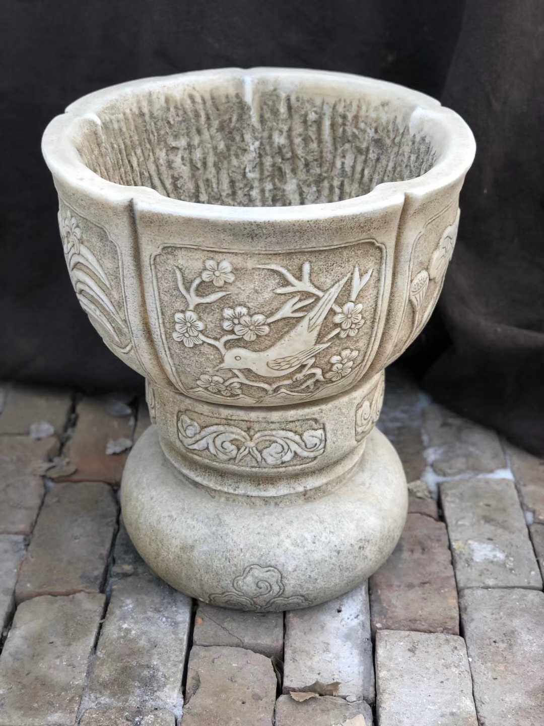 汉白玉石花盆一套盆座两器形美观60公分大理石制品