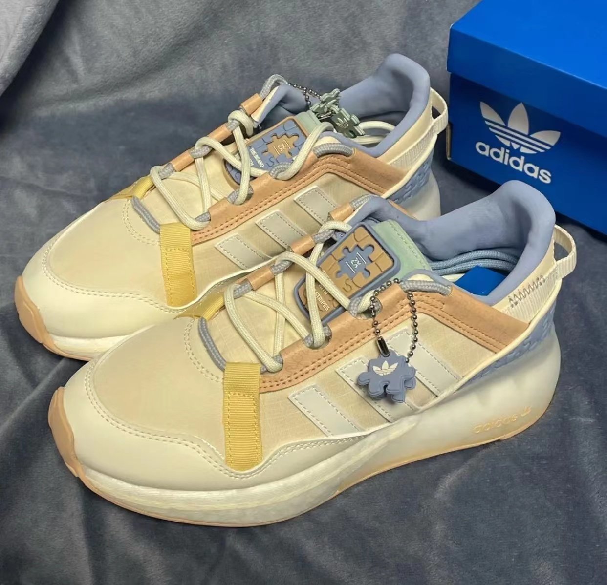 adidas三叶草男鞋女鞋zx2kboost缓震轻便运动休闲跑步鞋