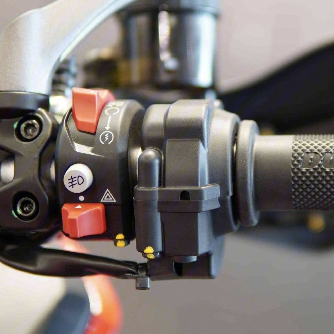 适用ducati杜卡迪11991299v2v4s电子油门外壳手把