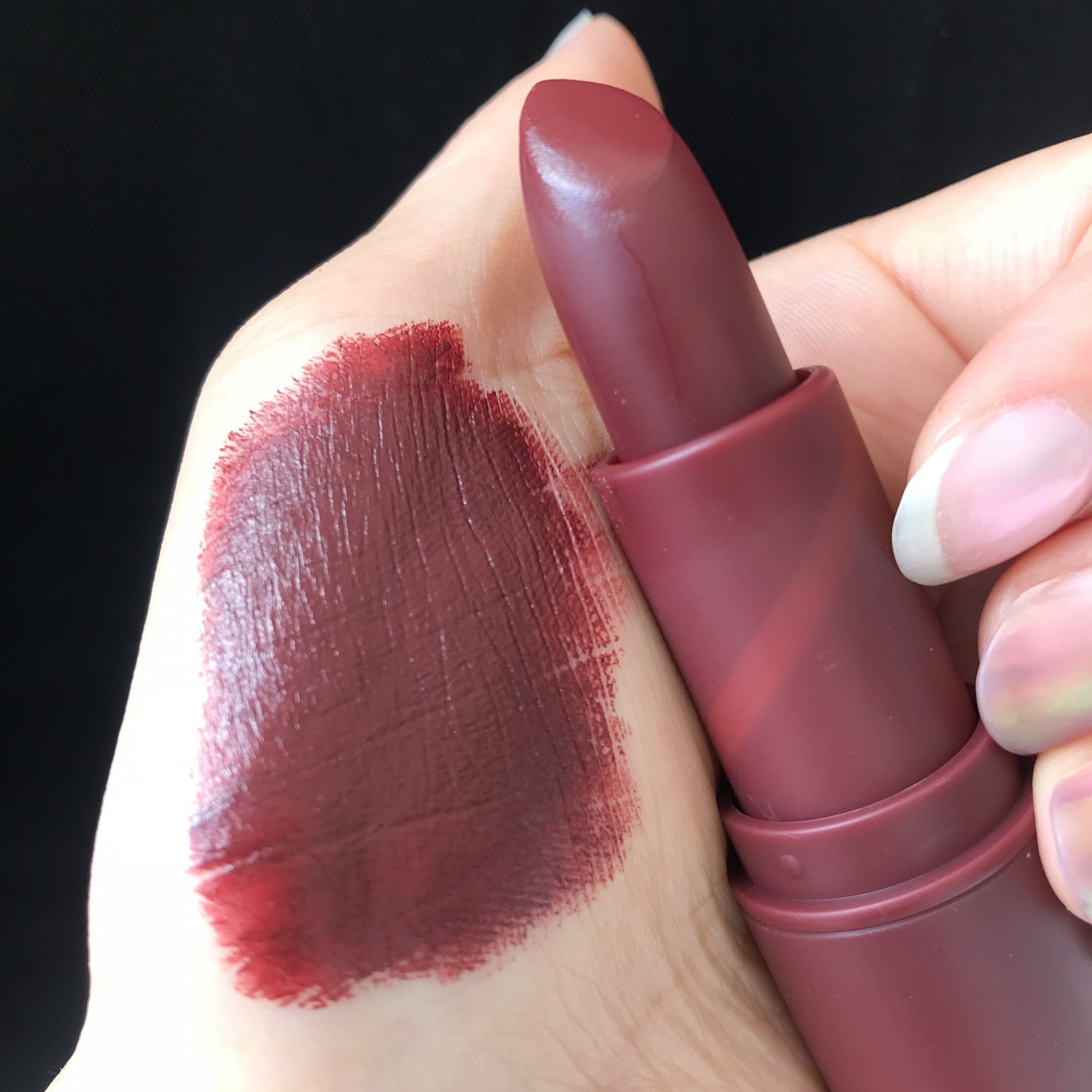 欧美风中毒色黑红色雾面哑光口红焦糖红棕姨妈唇膏