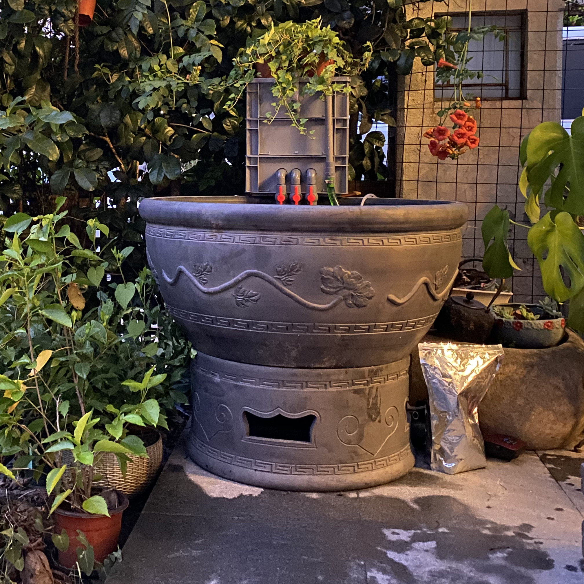 鱼缸瓦缸养鱼老北京鱼超大陶瓷养金乌龟缸荷桌面缸