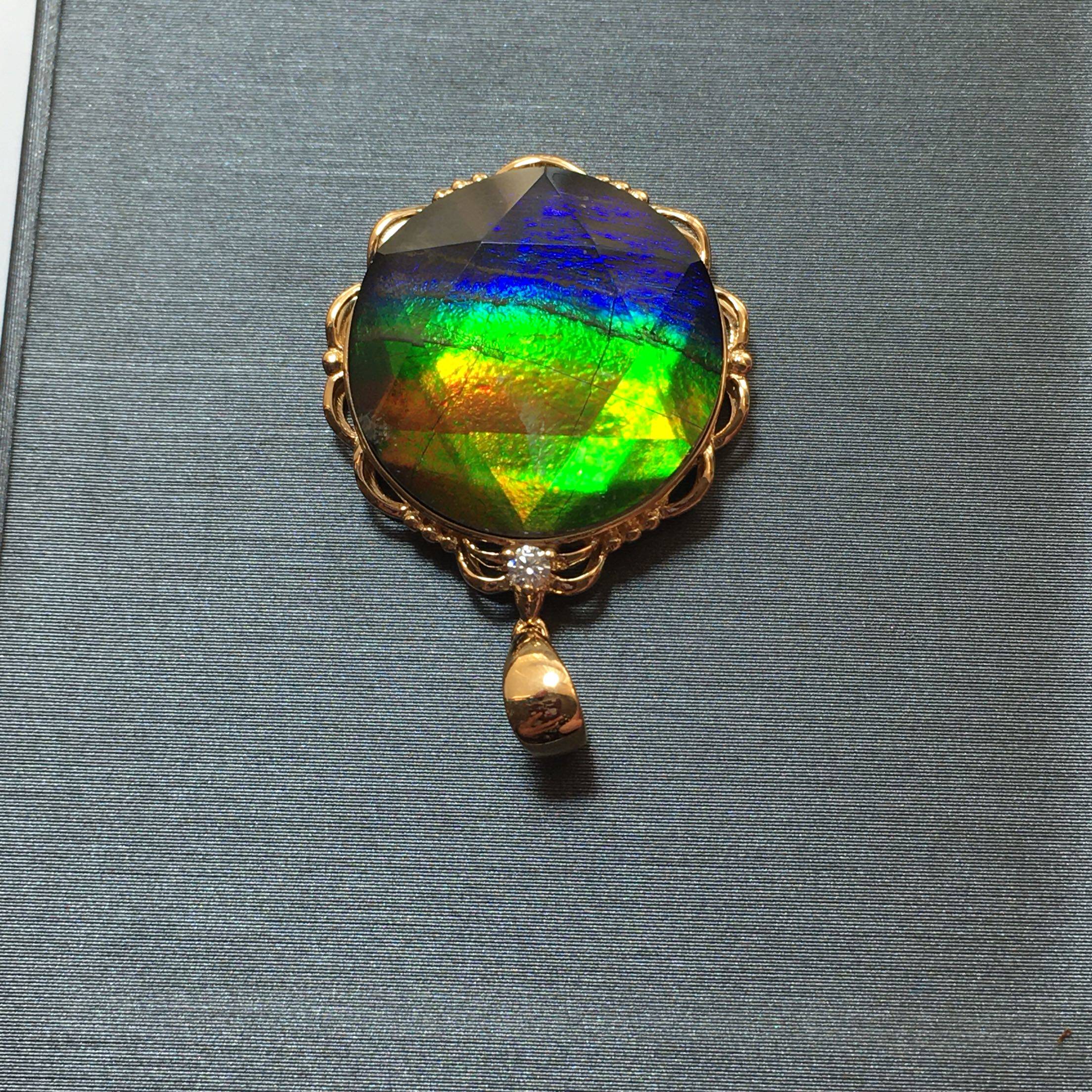 加拿大彩石镶嵌金镶嵌18k女斑新款项链宝石天然水晶项坠