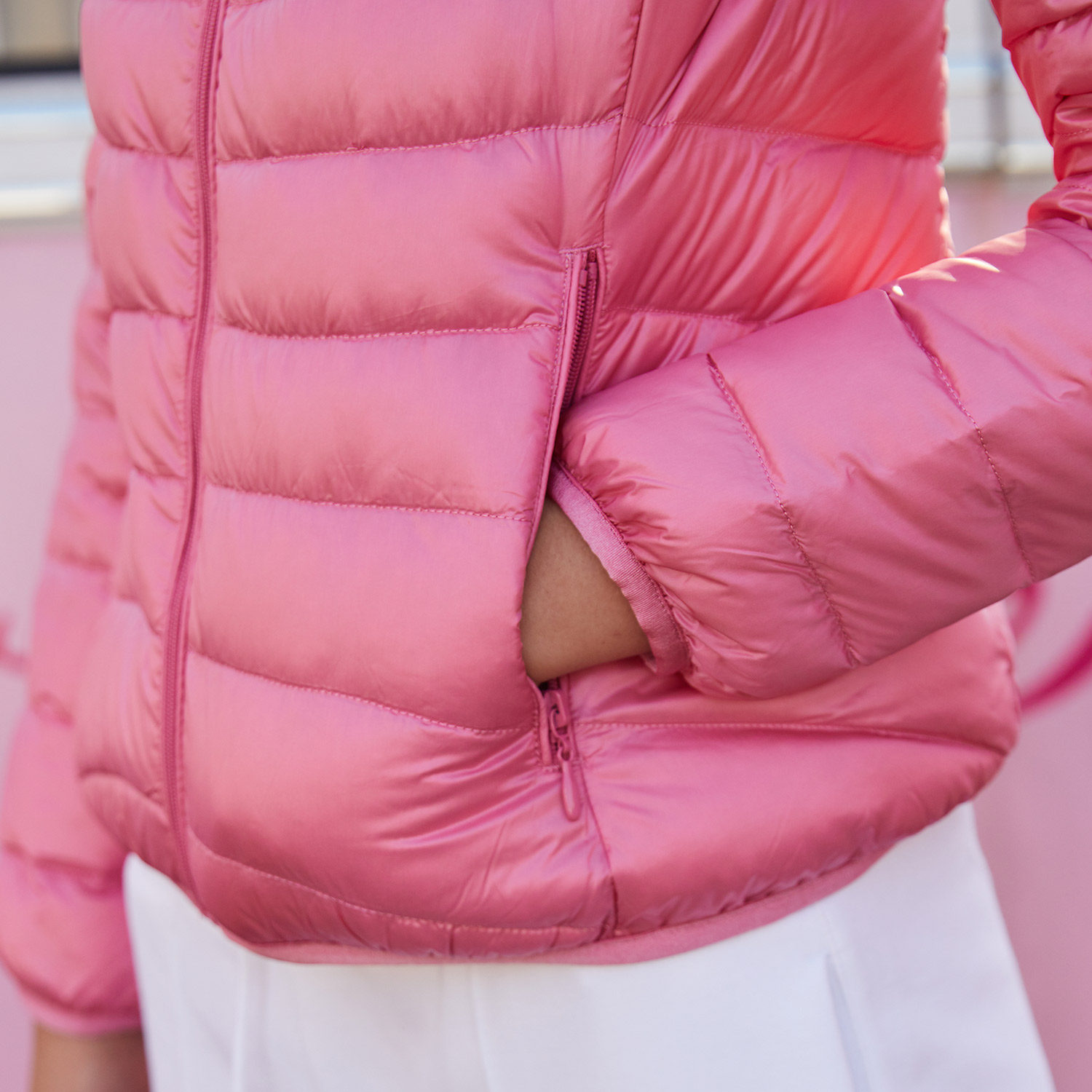 【波司登】时尚轻薄防水羽绒服女