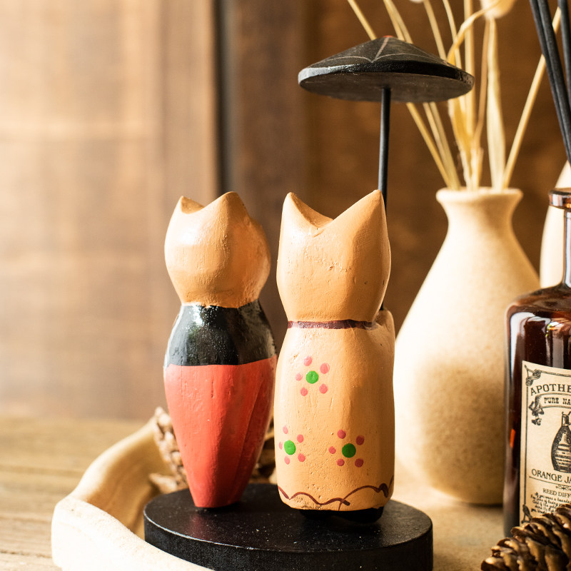 jk空间木制手工打伞小猫情侣桌面创意装饰摆件