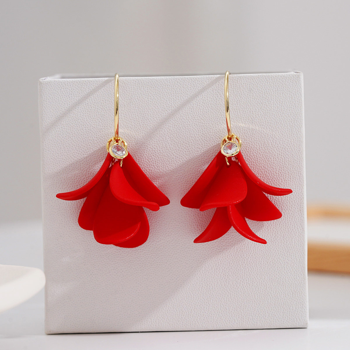 小红花耳钉超仙花瓣短款玉兰花耳坠花朵甜美气质耳环