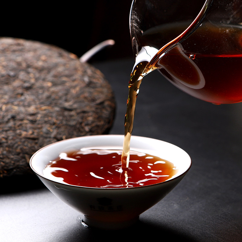 普洱茶熟茶云南七子饼茶布朗山古树茶 单饼357g买二送茶针