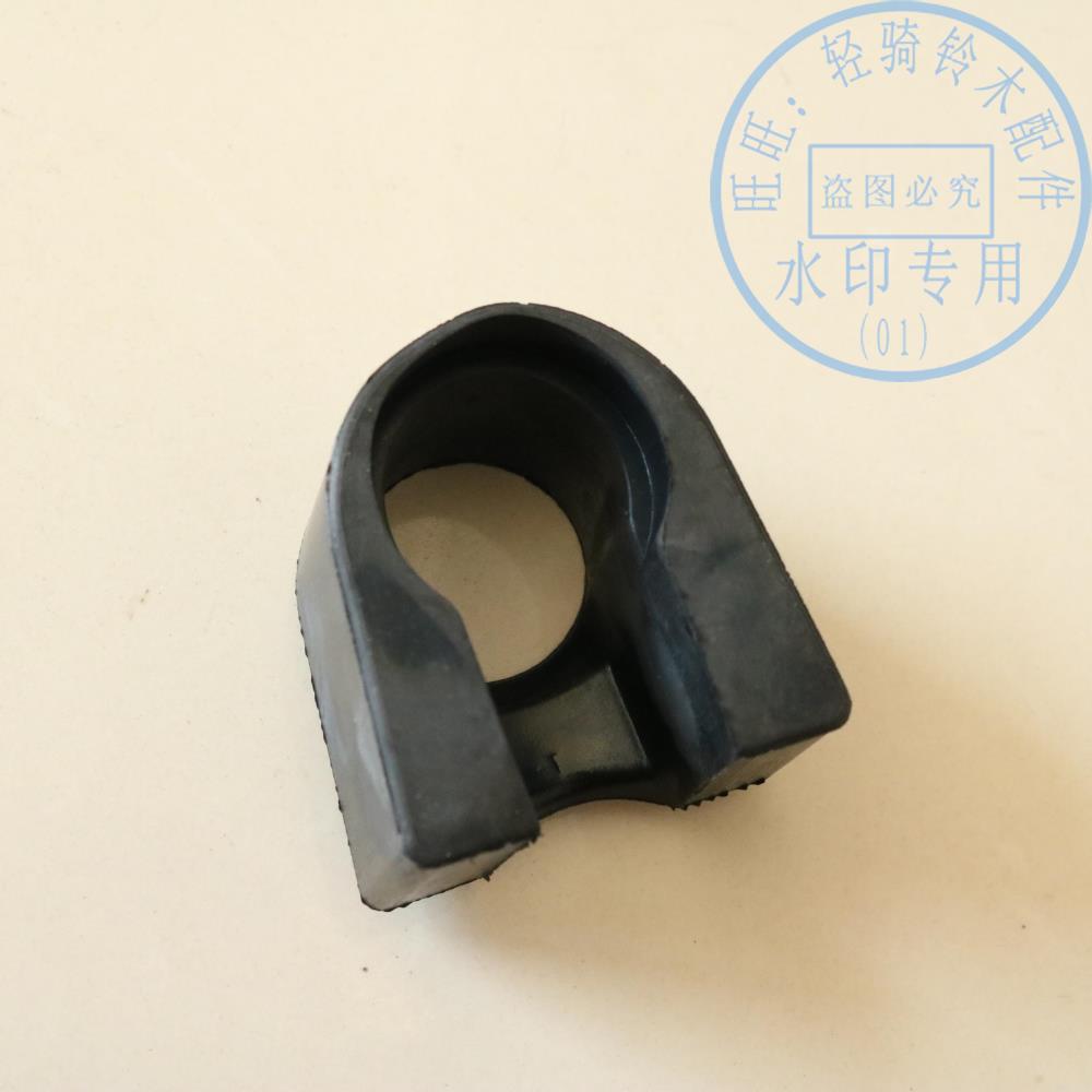 适用轻骑铃木gs125后平叉缓冲胶骏威gsx125外星人150大链条防震胶