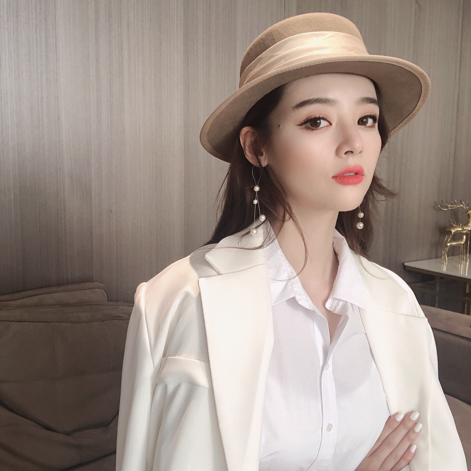 驼色宽檐平顶羊毛礼帽女士秋冬英伦名媛毛呢帽子