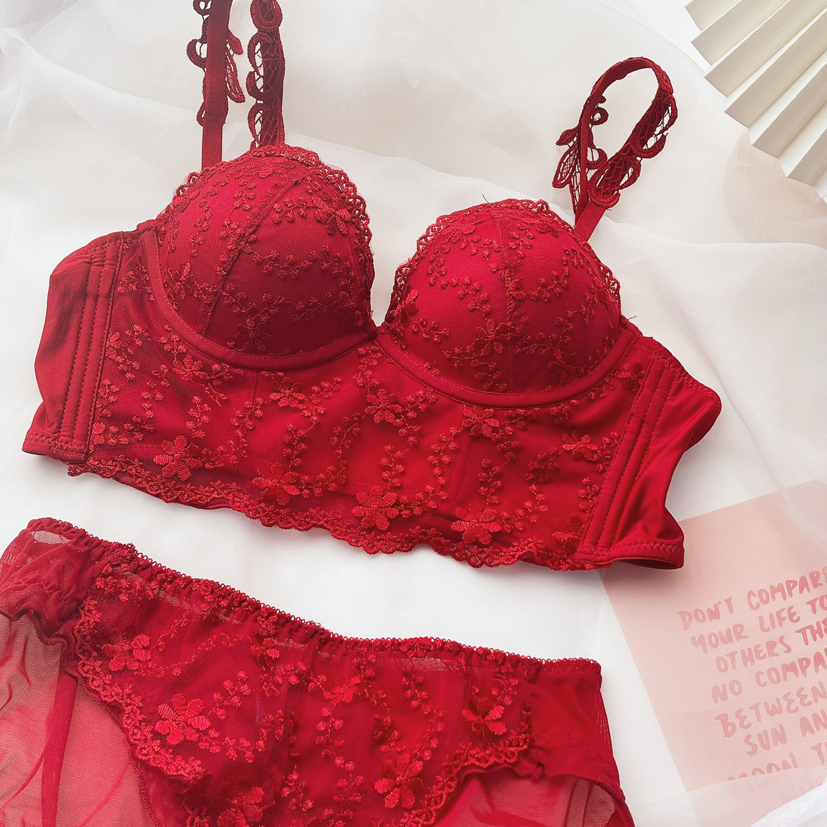 甜美美少女文胸日系本命年新年喜庆内衣蕾丝新娘文胸套装