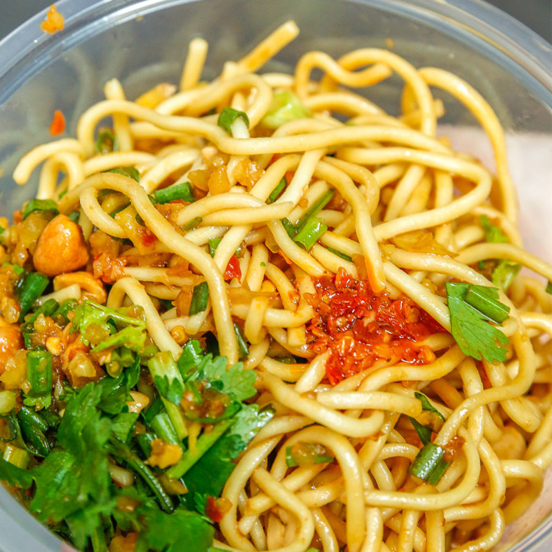 贵州正宗凉面专用面条四川碱水水面热干面圆面条