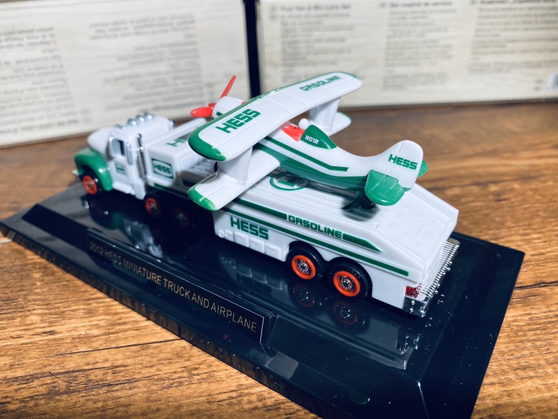 出口美国赫斯hess精致车模飞机运输车塑料材质