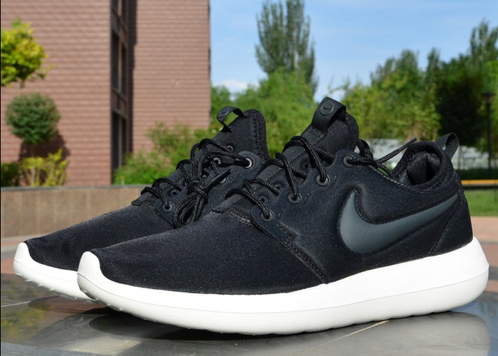 nikeroshetwo男女子黑白缓震轻便休闲跑步鞋844656003