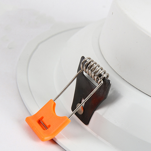 筒灯暗装嵌入式弹簧卡板led天花射灯卡簧耳仔灯具配件