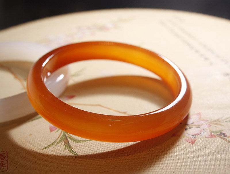 素喜天然缠丝红色玛瑙玉髓南红冰种细圆条宽手镯玉镯妈妈捡漏