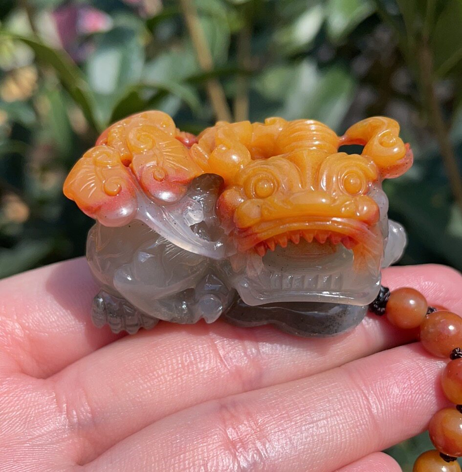 杨玉家天然帝王黄龙玉冰种三彩金沙老料精雕霸王颈饰