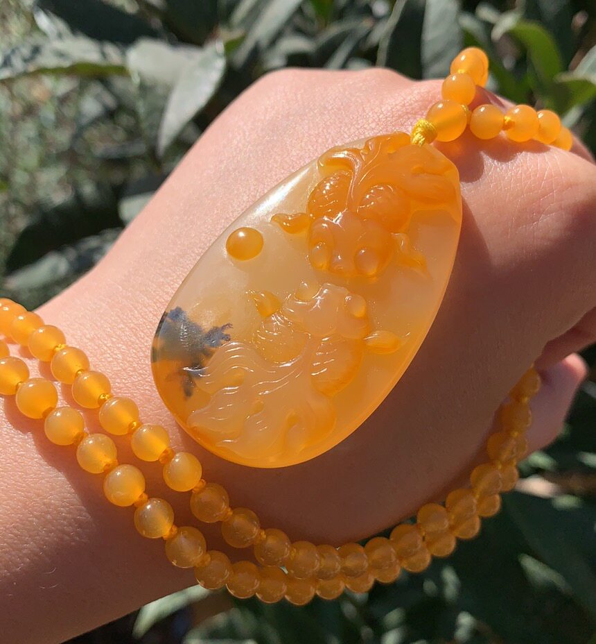 杨玉家天然黄龙玉鸡油黄冰种水草精雕双鱼连年颈饰