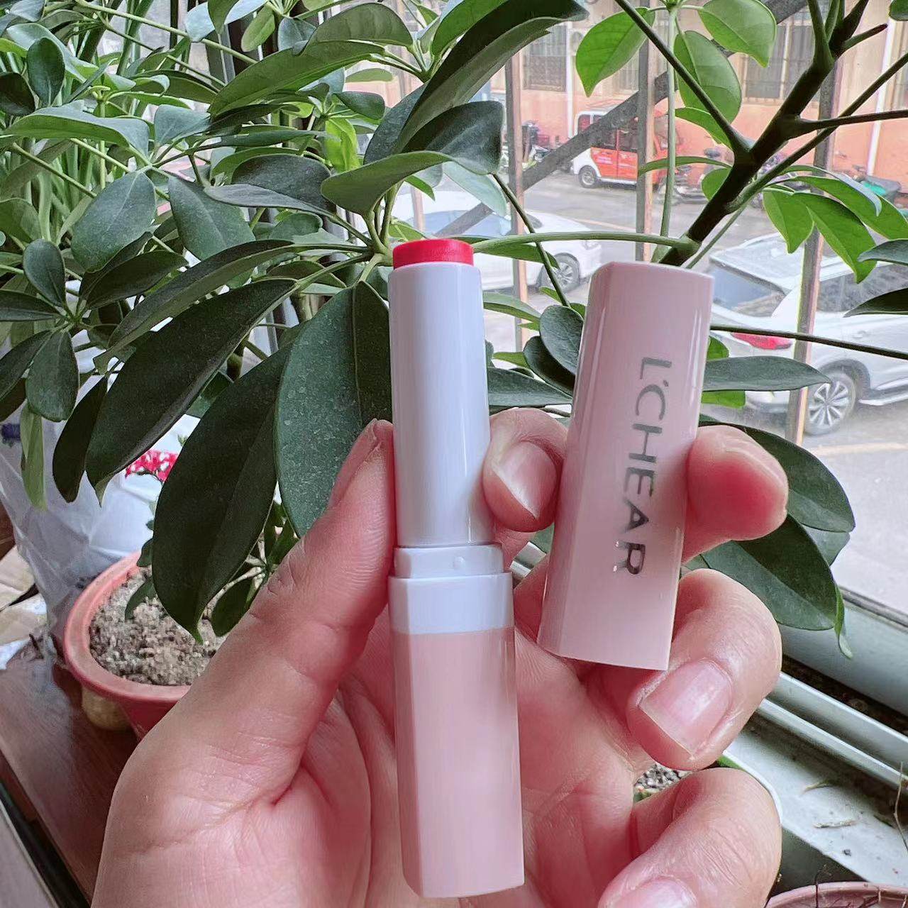 lchear蕾琪梦幻淡彩润唇膏3.7g保湿补水防干粉红色唇彩