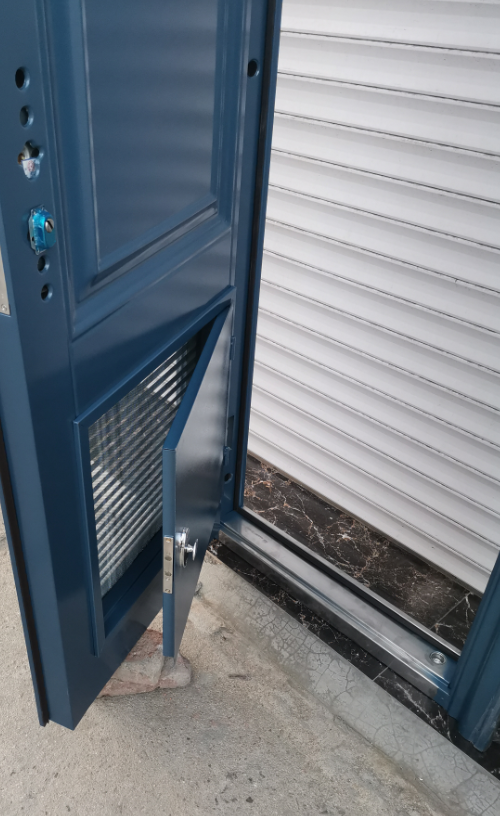 通风风门济南安全家用防盗门带窗地下室入户智能进户门